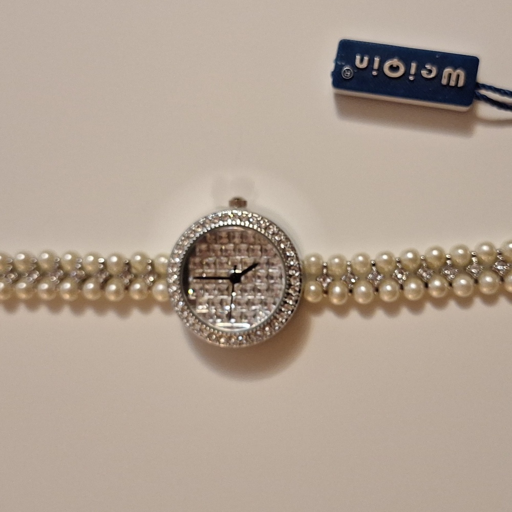 Elegant Silver and Pearl Women's Watch